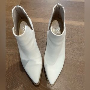 Vince Camuto Gigietta booties size 7 - ivory color